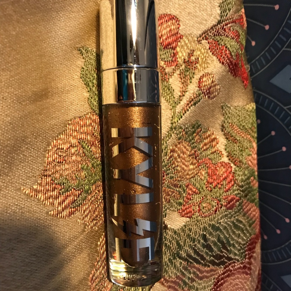 Liquid eyeshadow